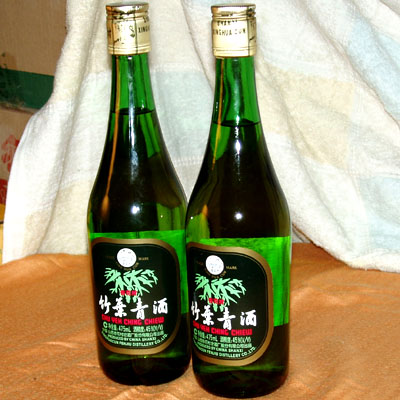 簡(jiǎn)裝竹葉青酒