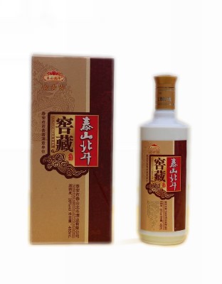 泰山北斗窖藏酒